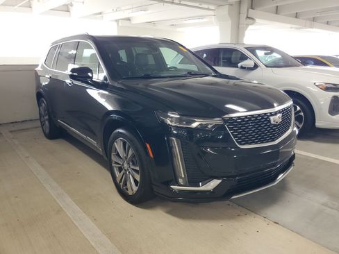 Used 2020 Cadillac XT6 Premium Luxury FWD image 2