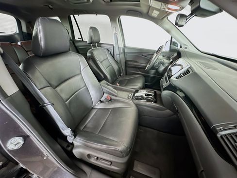 Used 2017 Honda Pilot Touring image 31
