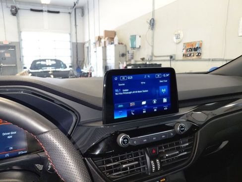 Used 2025 Ford Escape ST-Line Select image 18