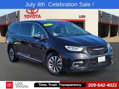 Used 2023 Chrysler Pacifica Limited