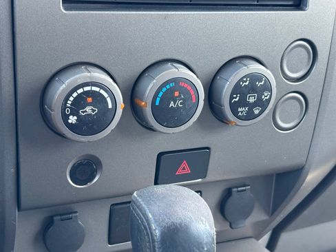 Used 2006 Nissan Titan SE RWD image 19