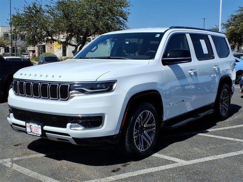 Used 2024 Jeep Wagoneer Series II image 3