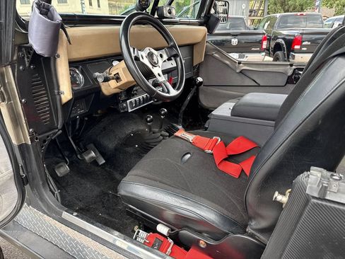 Used 1989 Jeep Wrangler Sahara AWD/4WD image 29