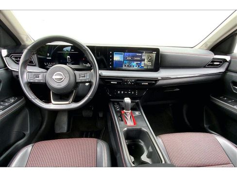Used 2025 Nissan Kicks SR FWD image 14