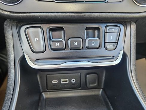 Used 2019 GMC Terrain SLE w/ Driver Convenience Package image 31