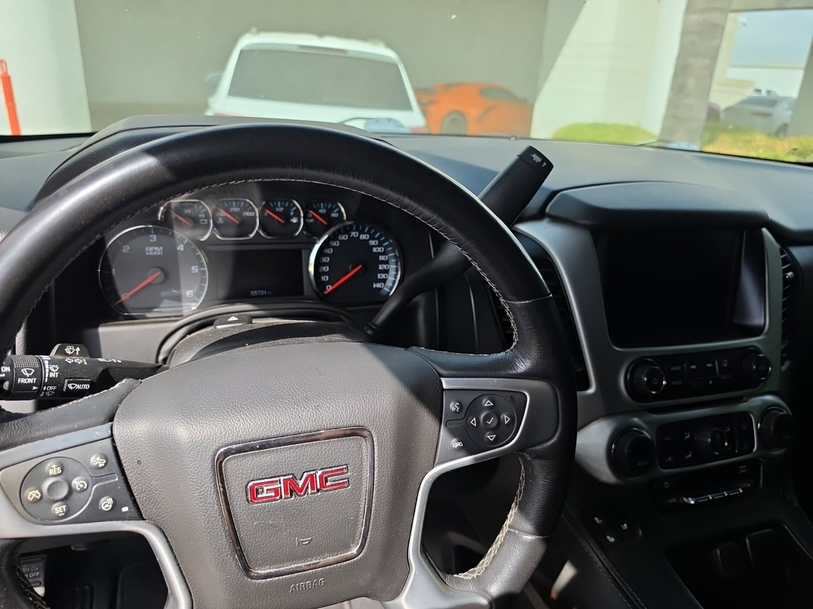 Used 2019 GMC Yukon SLT w/ Graphite Edition AWD/4WD image 6
