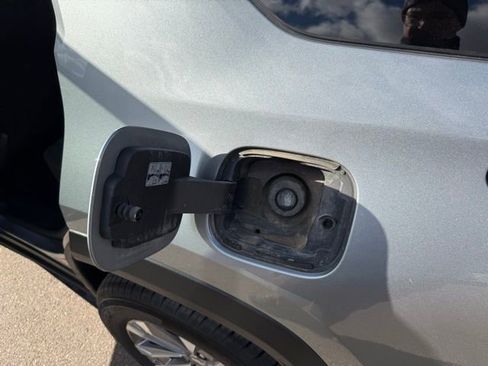 Used 2025 Chevrolet Equinox LT w/ Safety and Technology Package image 32