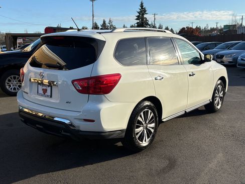 Used 2018 Nissan Pathfinder SV FWD image 5