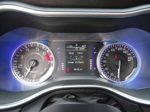Used 2016 Chrysler 200 Limited FWD image 17