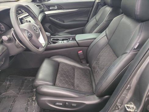 Used 2018 Nissan Maxima SR w/ Midnight Edition image 16