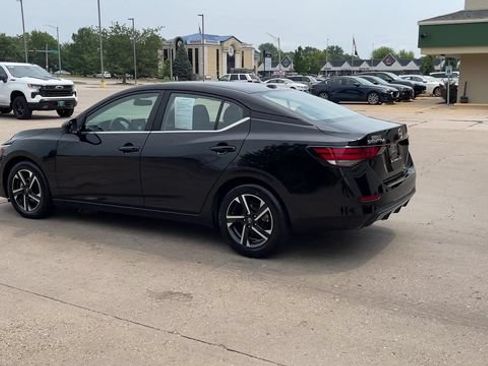 Used 2024 Nissan Sentra SV FWD image 6