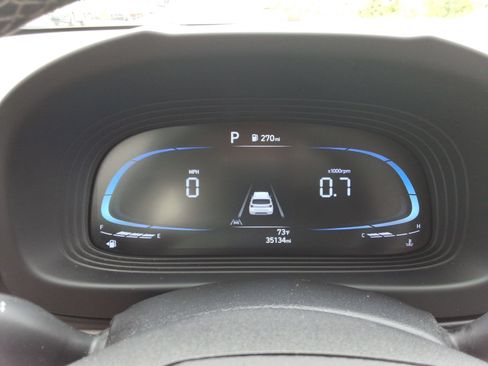 Used 2023 Hyundai Venue SEL FWD image 14