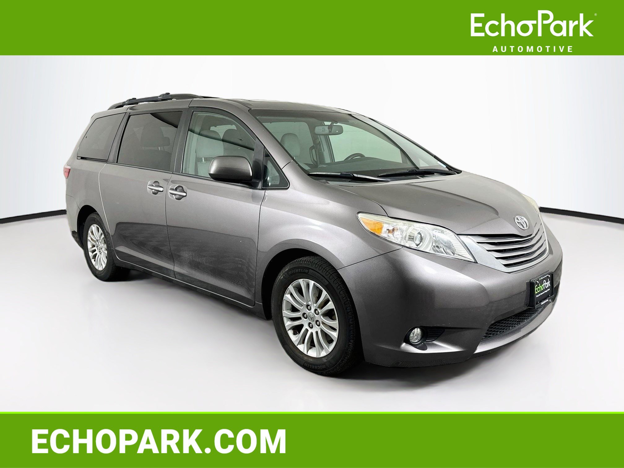 Used 2015 Toyota Sienna XLE w/ XLE Navigation Package FWD image 1