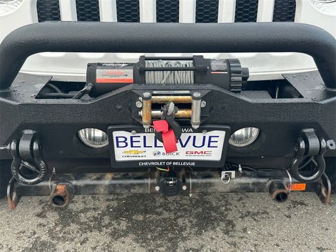 Used 2023 Jeep Wrangler Sport image 9