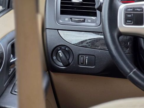 Used 2015 Dodge Grand Caravan American Value Package w/ UConnect Hands-Free Group FWD image 20