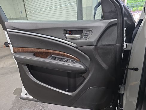 Used 2020 Acura MDX FWD image 25