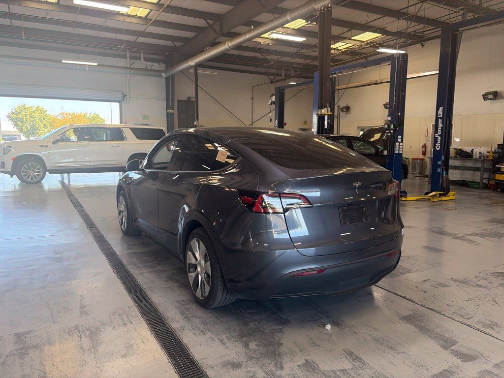 Used 2023 Tesla Model Y 2WD image 4