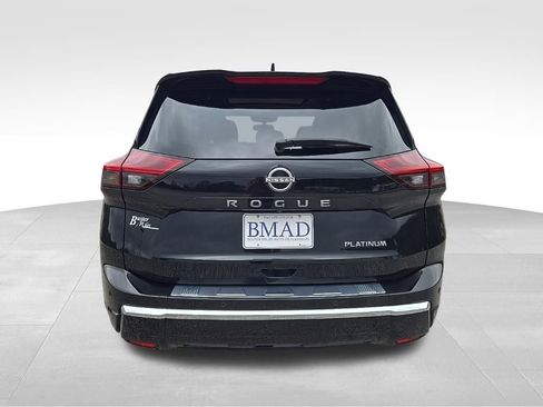 Used 2024 Nissan Rogue Platinum image 12