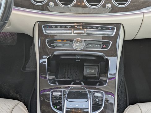 Used 2020 Mercedes-Benz E 350 Sedan image 17