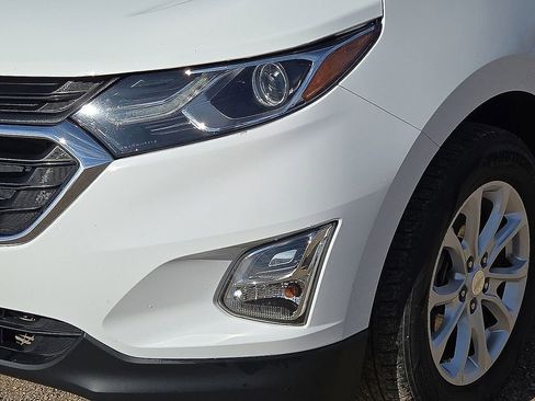 Used 2019 Chevrolet Equinox LS w/ LS Convenience Package image 9