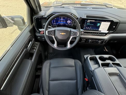 Used 2025 Chevrolet Silverado 2500 LTZ image 12