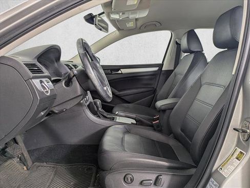 Used 2012 Volkswagen Passat 2.5 SE image 5