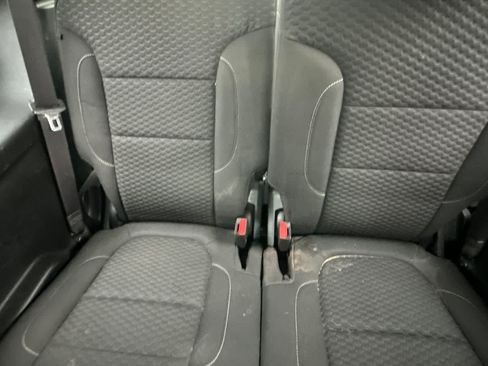 Used 2018 GMC Acadia SLE FWD image 17
