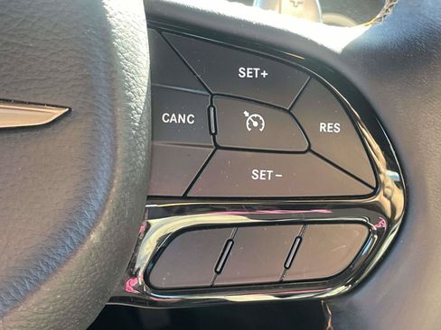 Used 2019 Chrysler 300 S w/ 300S Premium Group 2 RWD image 23