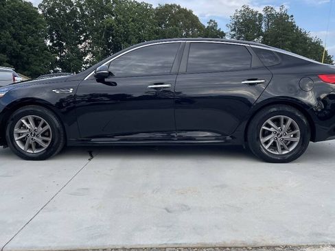 Used 2018 Kia Optima S FWD image 4
