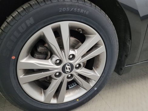 Used 2018 Hyundai Elantra Value Edition w/ Cargo Package FWD image 31