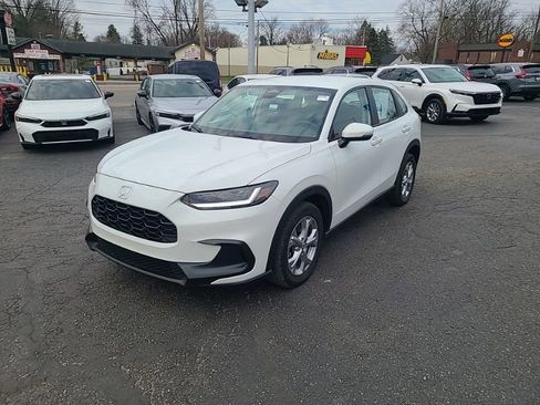 Used 2023 Honda HR-V LX image 2