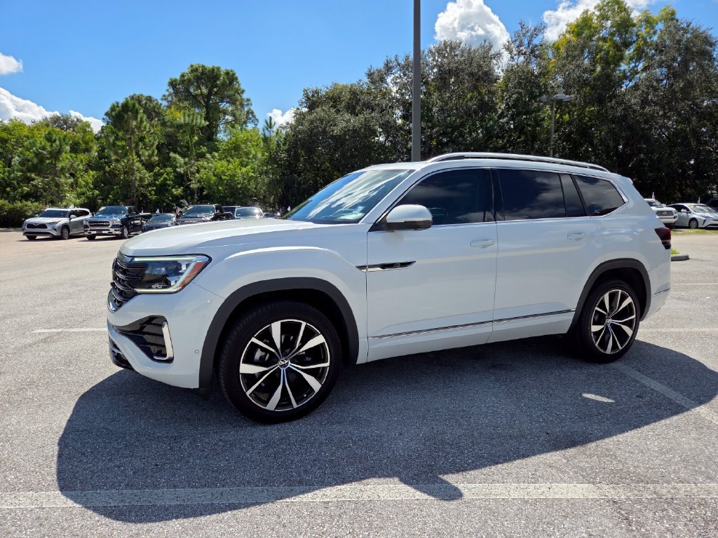 Used 2024 Volkswagen Atlas SEL Premium R-Line AWD/4WD image 3