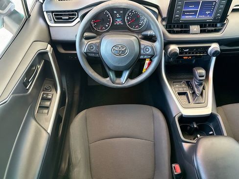 Certified 2022 Toyota RAV4 LE FWD image 10