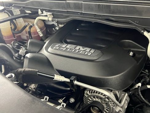 Used 2024 RAM 2500 Big Horn w/ Bed Utility Group image 33