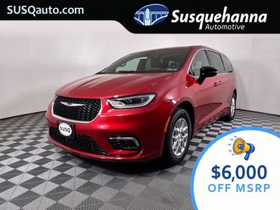 New 2026 Chrysler Pacifica Select