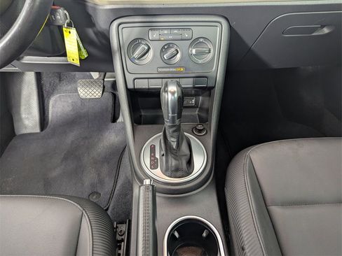 Used 2016 Volkswagen Beetle 1.8T SE image 28
