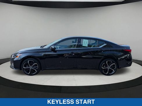 Used 2024 Nissan Altima 2.5 SR w/ SR Premium Package AWD/4WD image 7