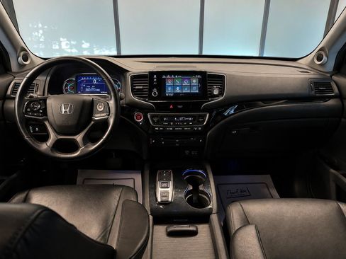 Used 2021 Honda Pilot Touring image 9