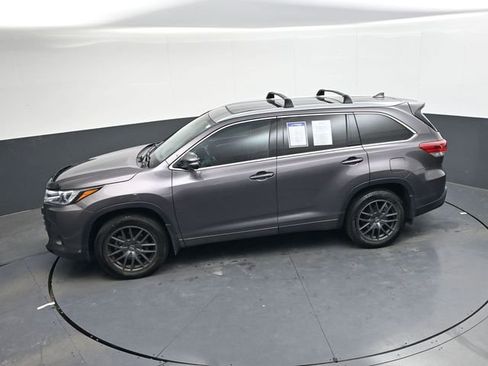 Used 2019 Toyota Highlander Limited Platinum image 22