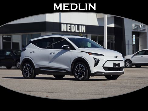 Used 2023 Chevrolet Bolt EUV Premier w/ Sun & Sound Package image 1