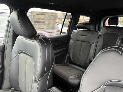 New 2025 Jeep Grand Cherokee L Altitude AWD/4WD image 27