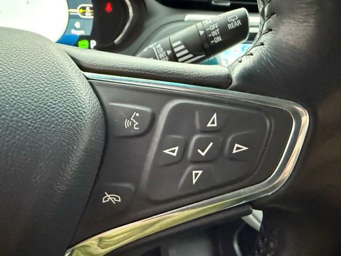 Used 2020 Chevrolet Bolt LT image 28