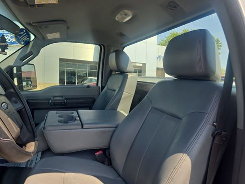 Used 2015 Ford F250 XL w/ Power Equipment Group AWD/4WD image 14