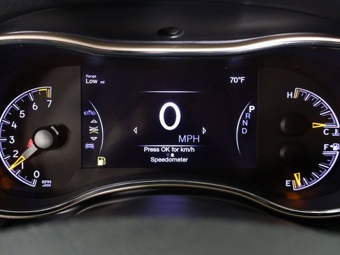 Used 2017 Jeep Grand Cherokee Laredo AWD/4WD image 28
