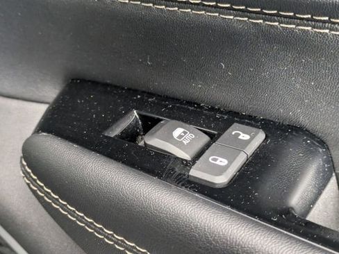 Certified 2024 Jeep Wagoneer L Series II w/ Flexible Seating Group image 34