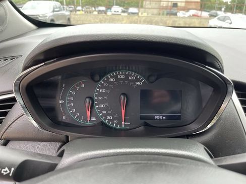 Used 2019 Chevrolet Trax LT w/ LT Convenience Package FWD image 18