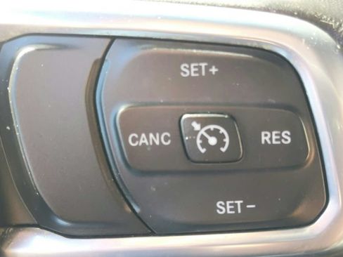 Used 2020 Jeep Wrangler Unlimited Sahara AWD/4WD image 21