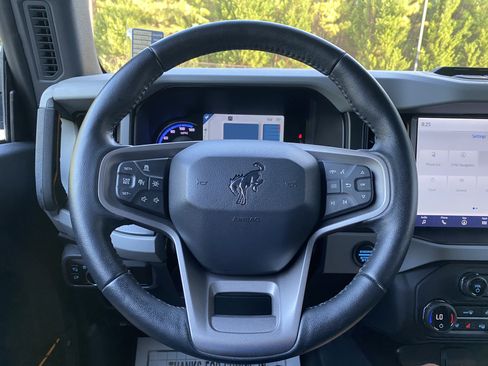Used 2023 Ford Bronco Badlands AWD/4WD image 18