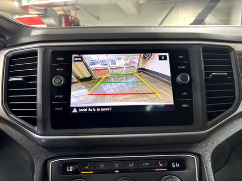 Used 2021 Volkswagen Atlas SE w/ Panoramic Sunroof Package image 36