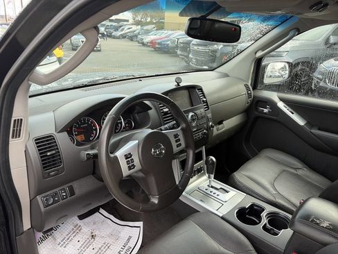 Used 2008 Nissan Pathfinder SE w/ Premium Pkg image 31